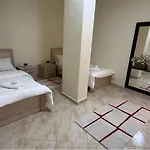 S&f Centre Apartamento Tirana