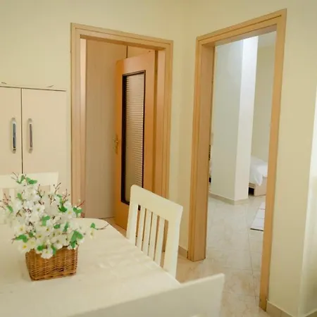 S&f Centre Apartmán Tirana